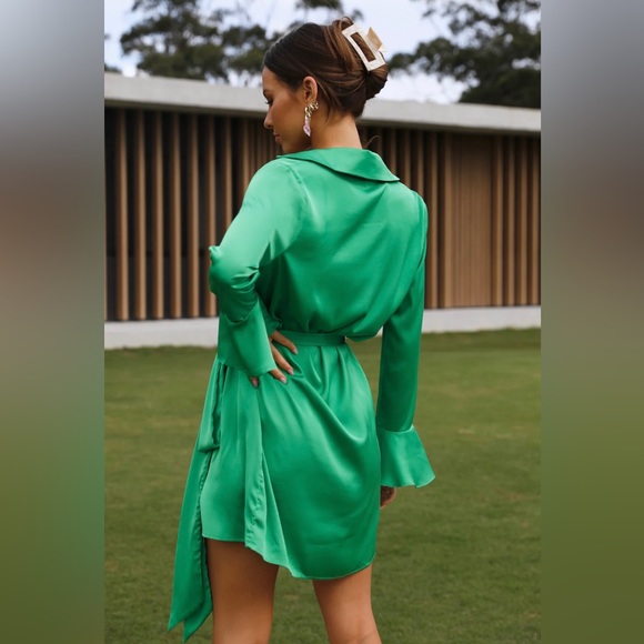 Tales of your dress in green - Picture 3 of 5